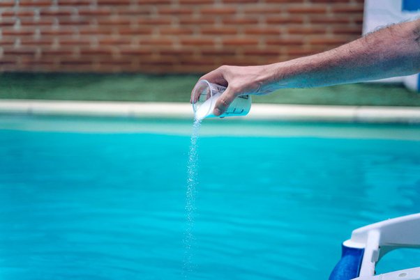 What factors should I consider when choosing between 1-inch and 3-inch chlorine tablets for my pool